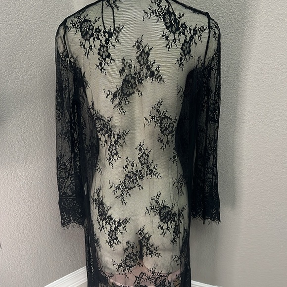 The Line Of Style Floral Lace Kimono Medium - Picture 4 of 7